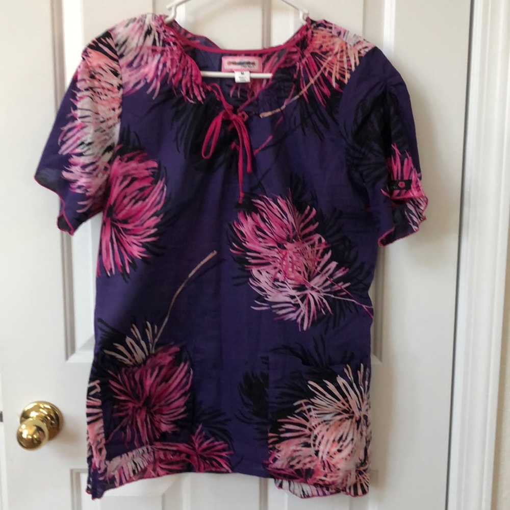 Women’s koi scrub top